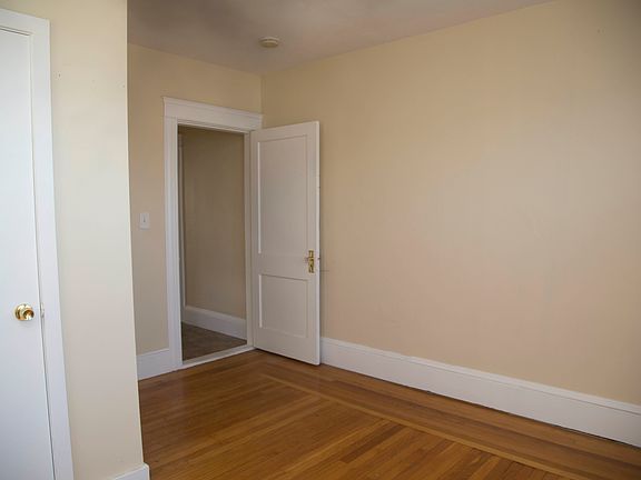 4th image of 3 Linwood Ave #6