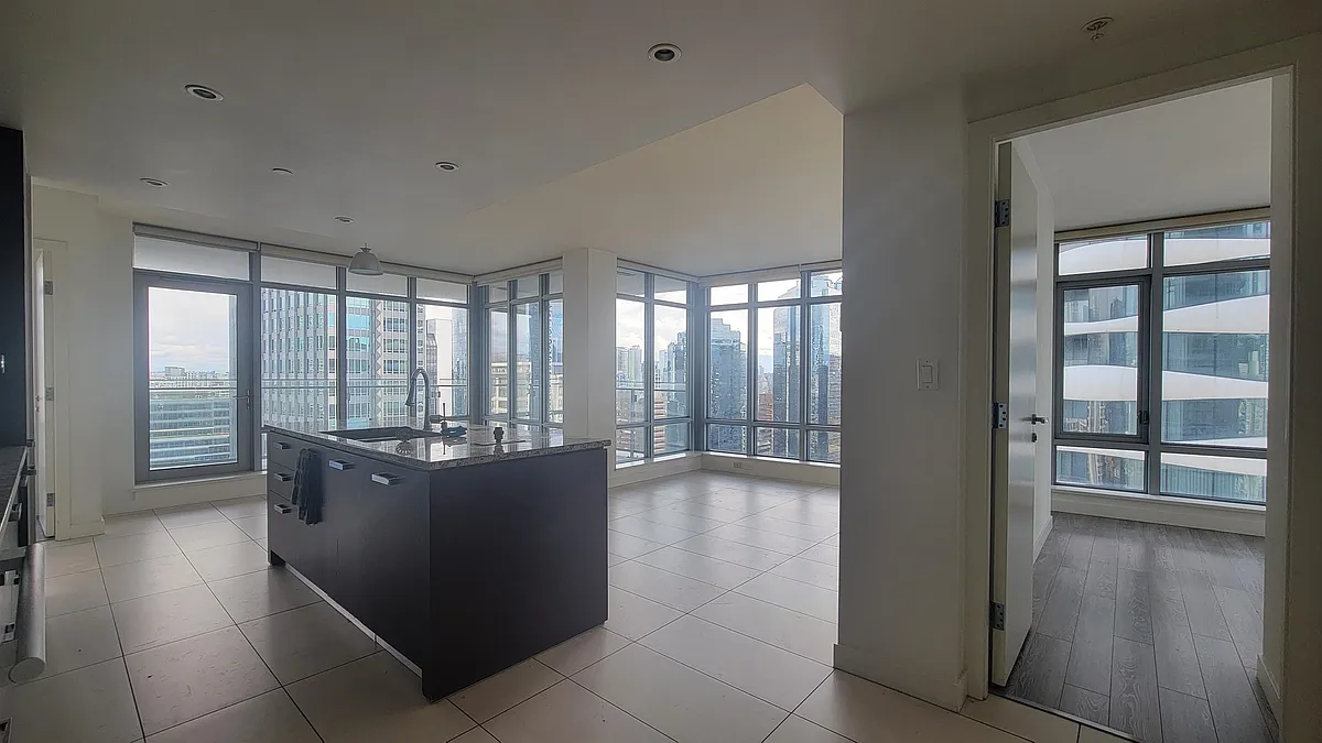 Building Photo - 1028 Barclay St #2202