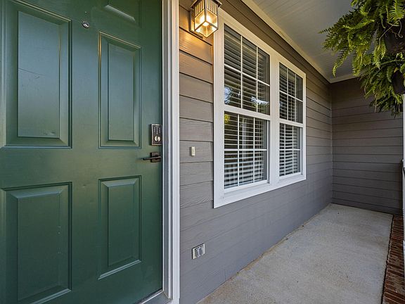 3rd image of 109 Teal Lake Dr