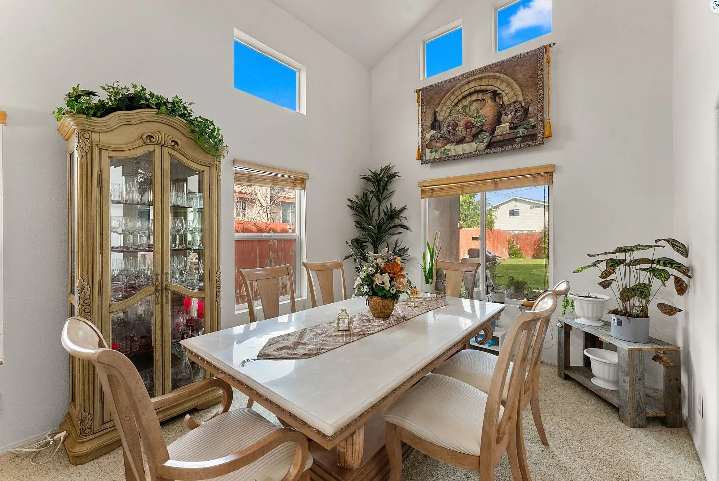 4 bed, 2316 sqft, $1,200 — Photo 3