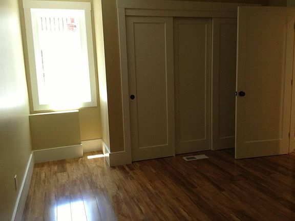 3rd image of 341 30th St #1