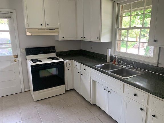 5th image of 3412 Marlborough Ave