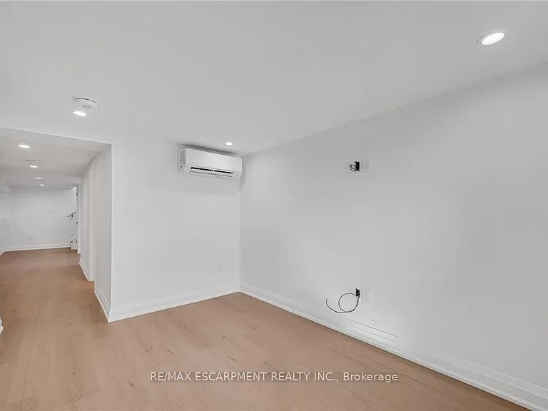 1339 Augustine Dr — Photo 16