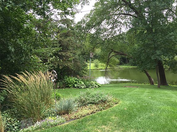 Back yard/nice duck pond