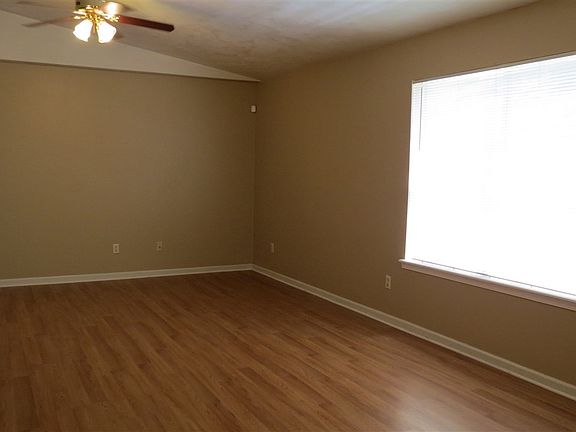 4th image of 4523 Wimbleton Ct