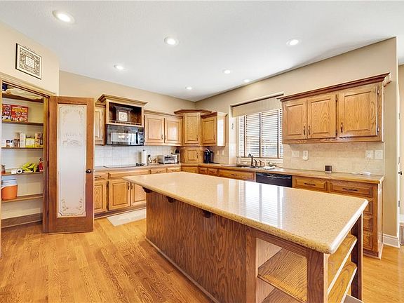 5th image of 2409 NE Sweet Water Cir