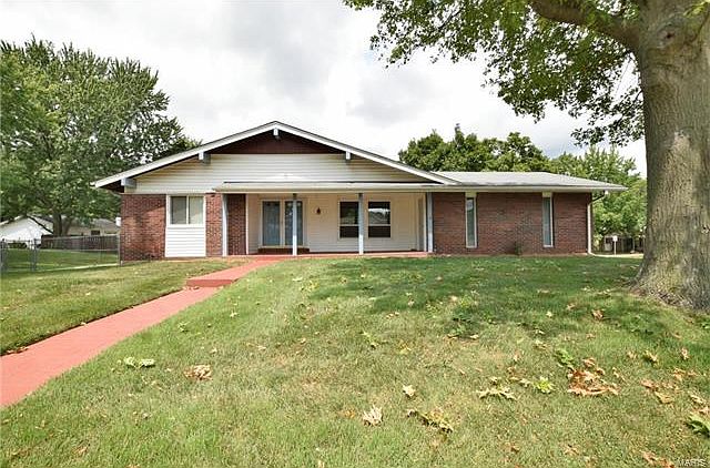 1st image of 3033 New Castle Dr