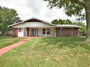 3033 New Castle Dr, Florissant, MO