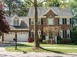 105 Kenmont Dr, Holly Springs, NC 27540