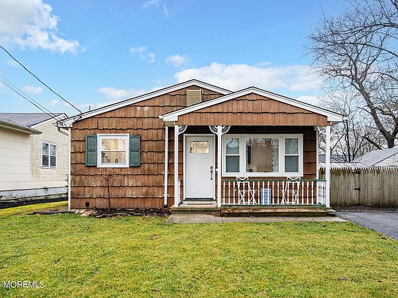 2nd image of 1438 Brentwood Avenue