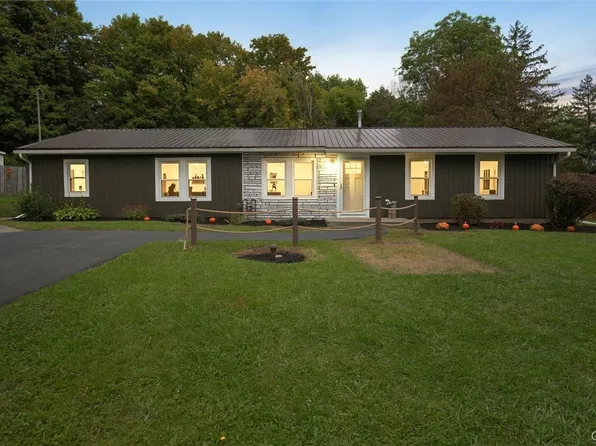 106 Resseguie Dr, Syracuse, NY 13209