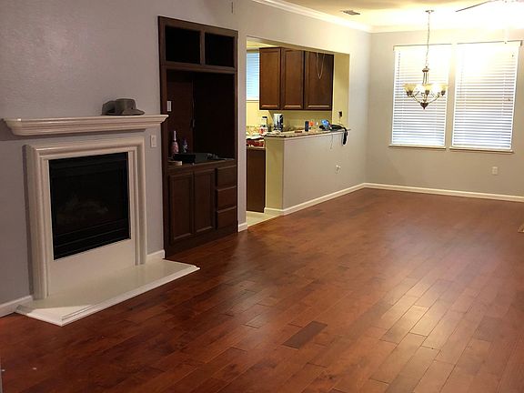 2nd image of 415 Anchor Ln APT 104