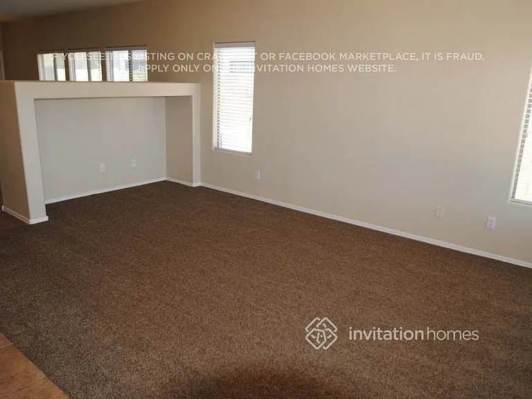 10209 W Parkway Dr — Photo 5
