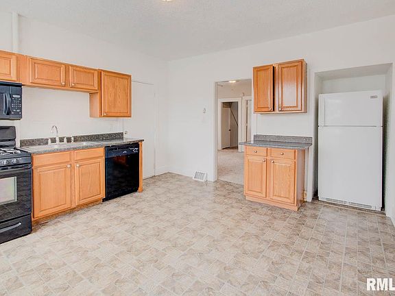 4th image of 714 W 14th St