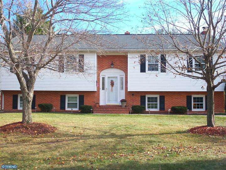 1st image of 11 E Savannah Dr