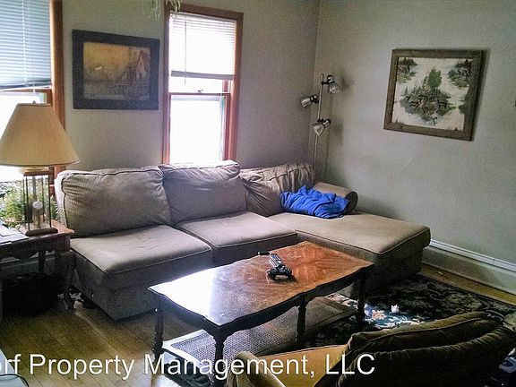 3rd image of 3068A N Fratney St