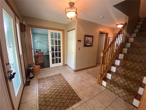 3rd image of 708 Huntington Dr