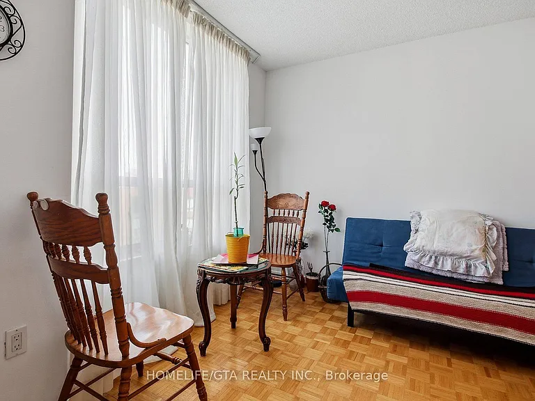 284 Bloor St W #903 — Photo 6