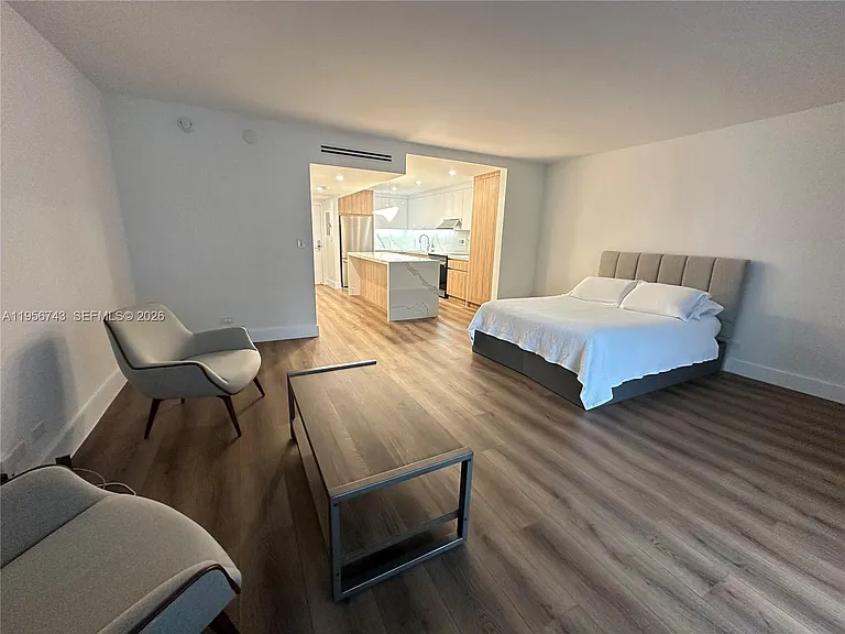 2301 Collins Ave #1421 — Photo 3