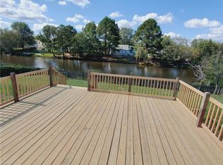 324 Quail Meadow Dr, Chesapeake, VA 23323