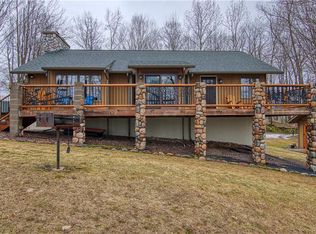 8214 N Peninsula Ln, Hayward, WI 54843