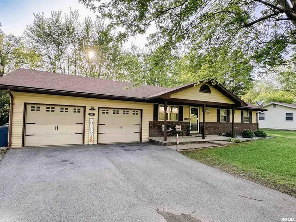 102 Thomas Dr, Cobden, IL 62920