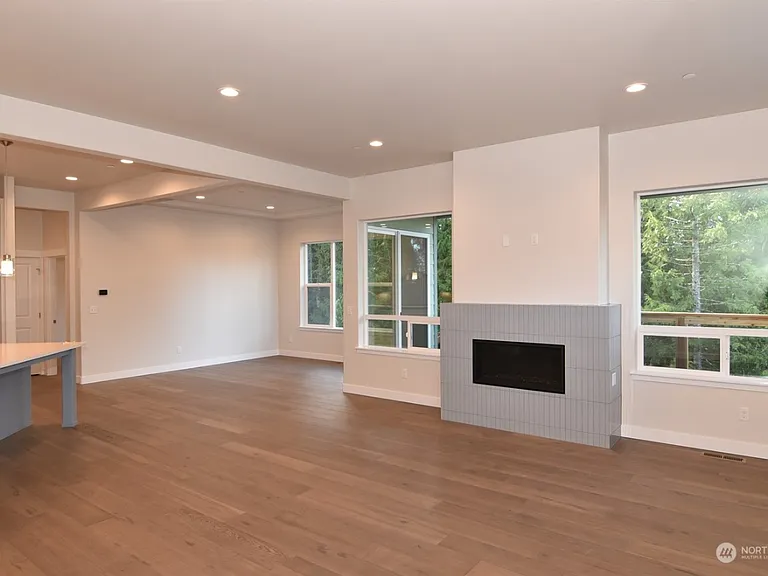 1129 Brookstone Dr — Photo 9