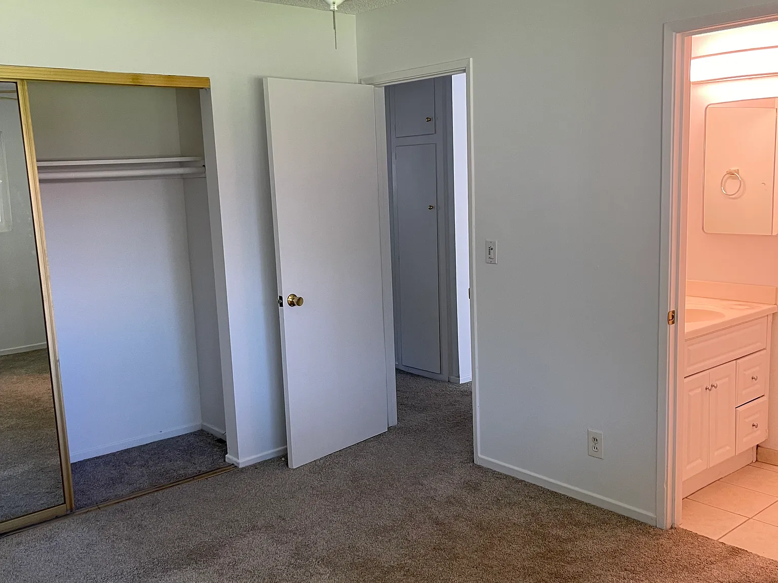 2 bed, 1.5 bath, 958 sqft, $2,495 — Photo 3
