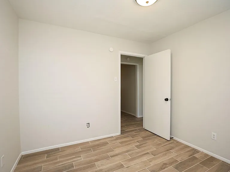 22318 Fincastle Dr — Photo 31