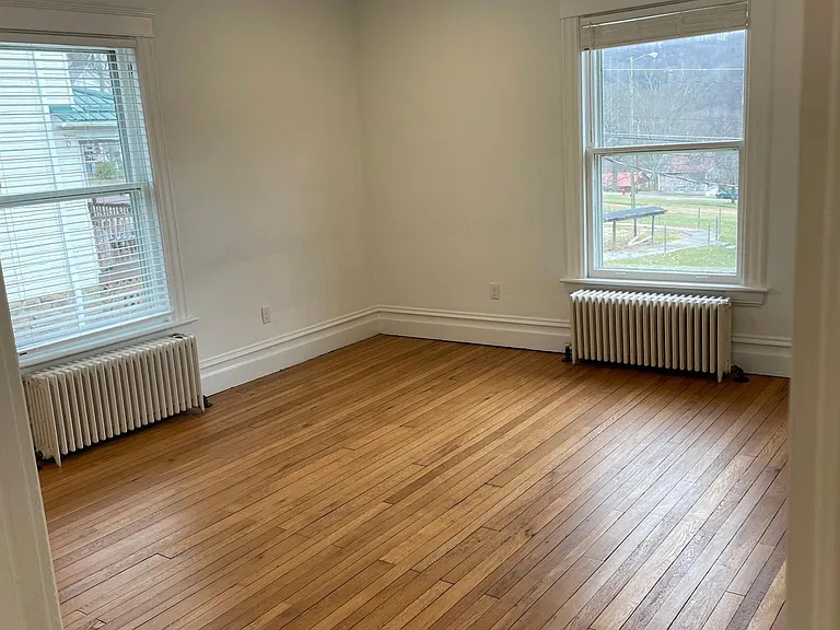 296 Pocahontas Ave #B — Photo 8