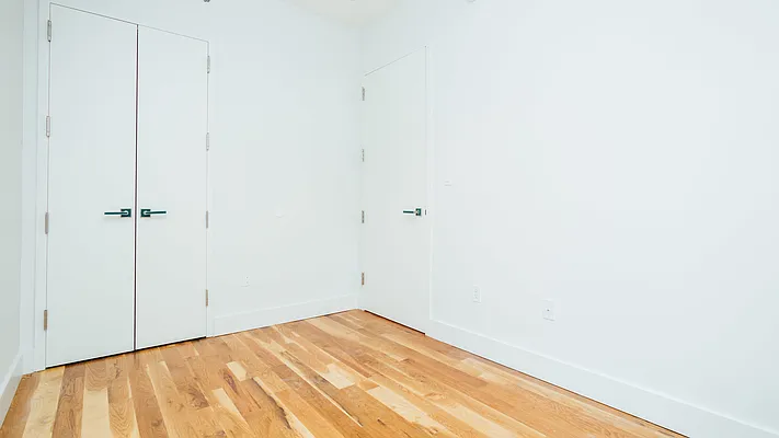 Rented by Nooklyn NYC LLC | media 18