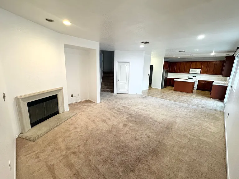 44341 Camellia St — Photo 5