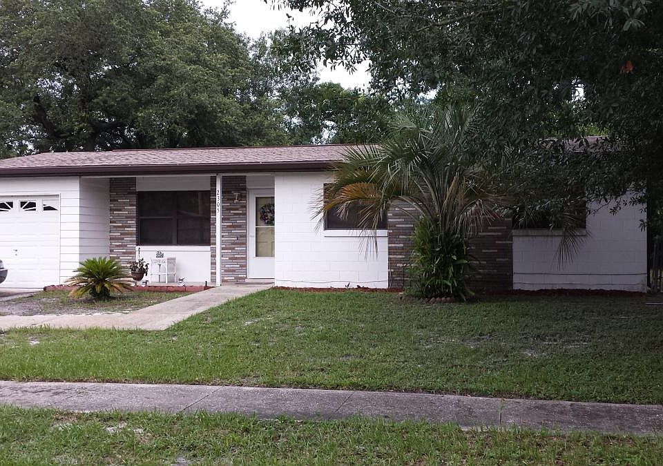 1st image of 2305 Sandalwood Dr