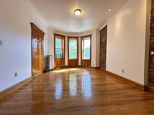 456 Irving Ave #2 Photo 1