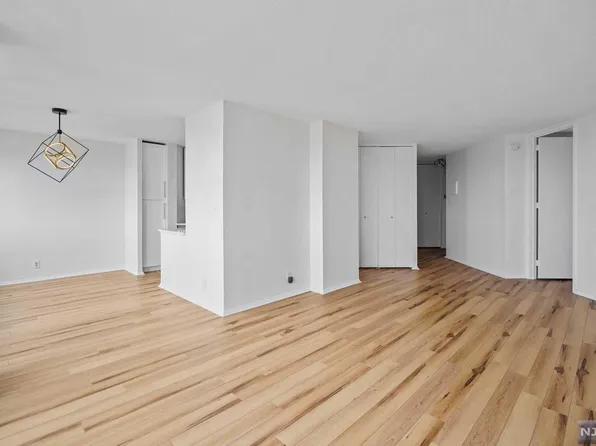 7000 Boulevard East APT 49K, West New York, NJ 07093