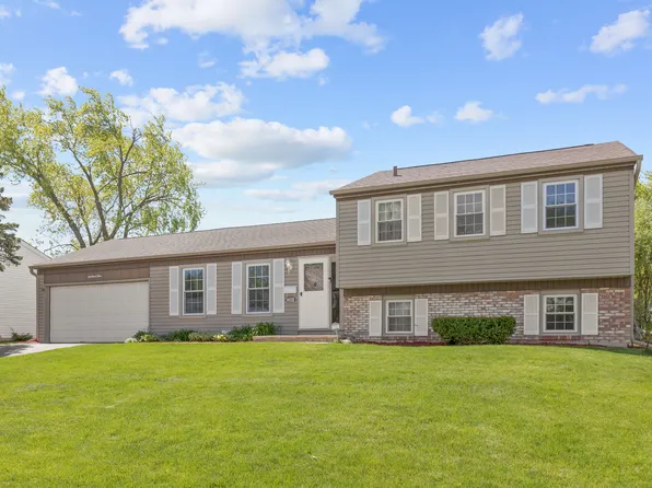 1403 Chalfont Dr, Schaumburg, IL 60194
