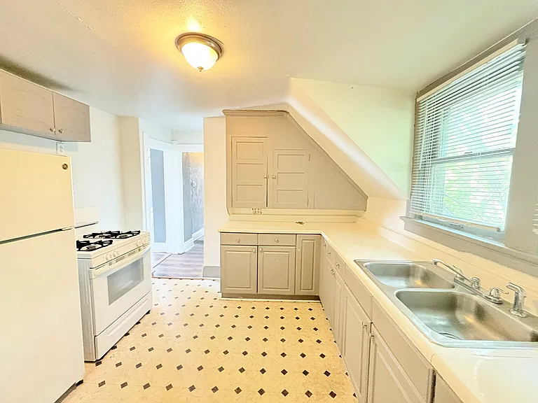 4032 Vermaas Ave #2 — Photo 7