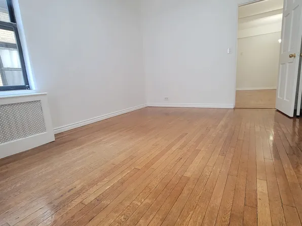 201 East 35th Street image 1 of 6