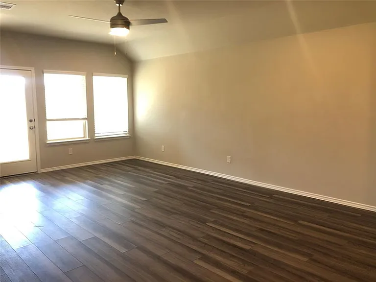 9224 Inland Leather Ln — Photo 4