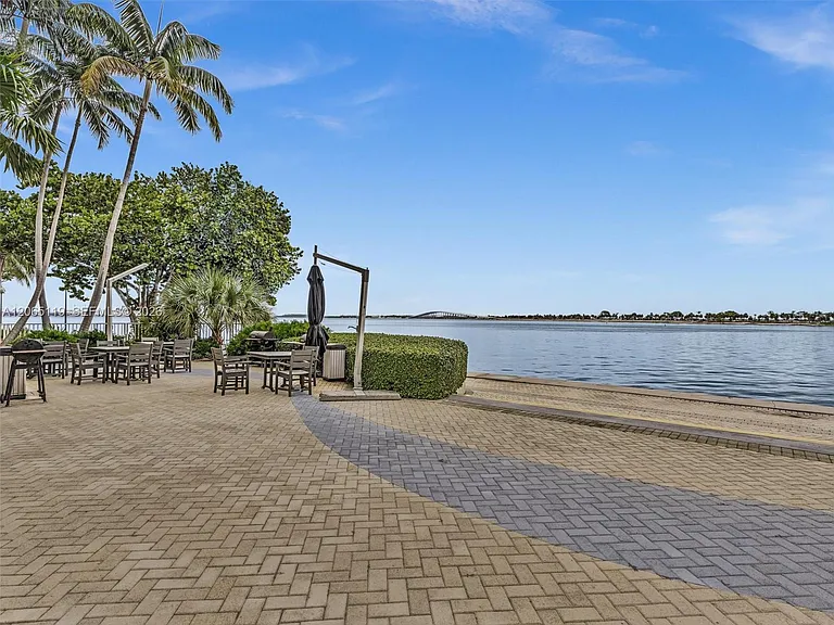 2451 S Brickell Ave #20M — Photo 45