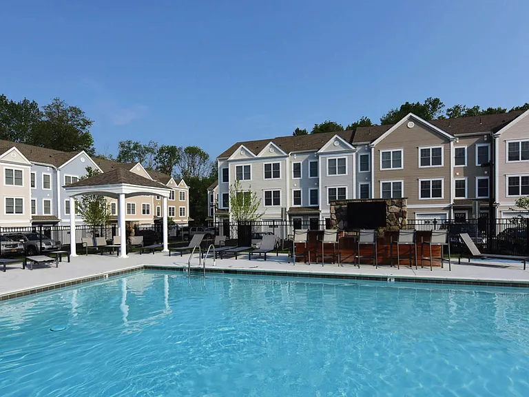 Central Pool &amp; Outdoor Lounge Area