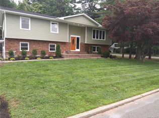 1 Cornell Dr, Bardonia, NY