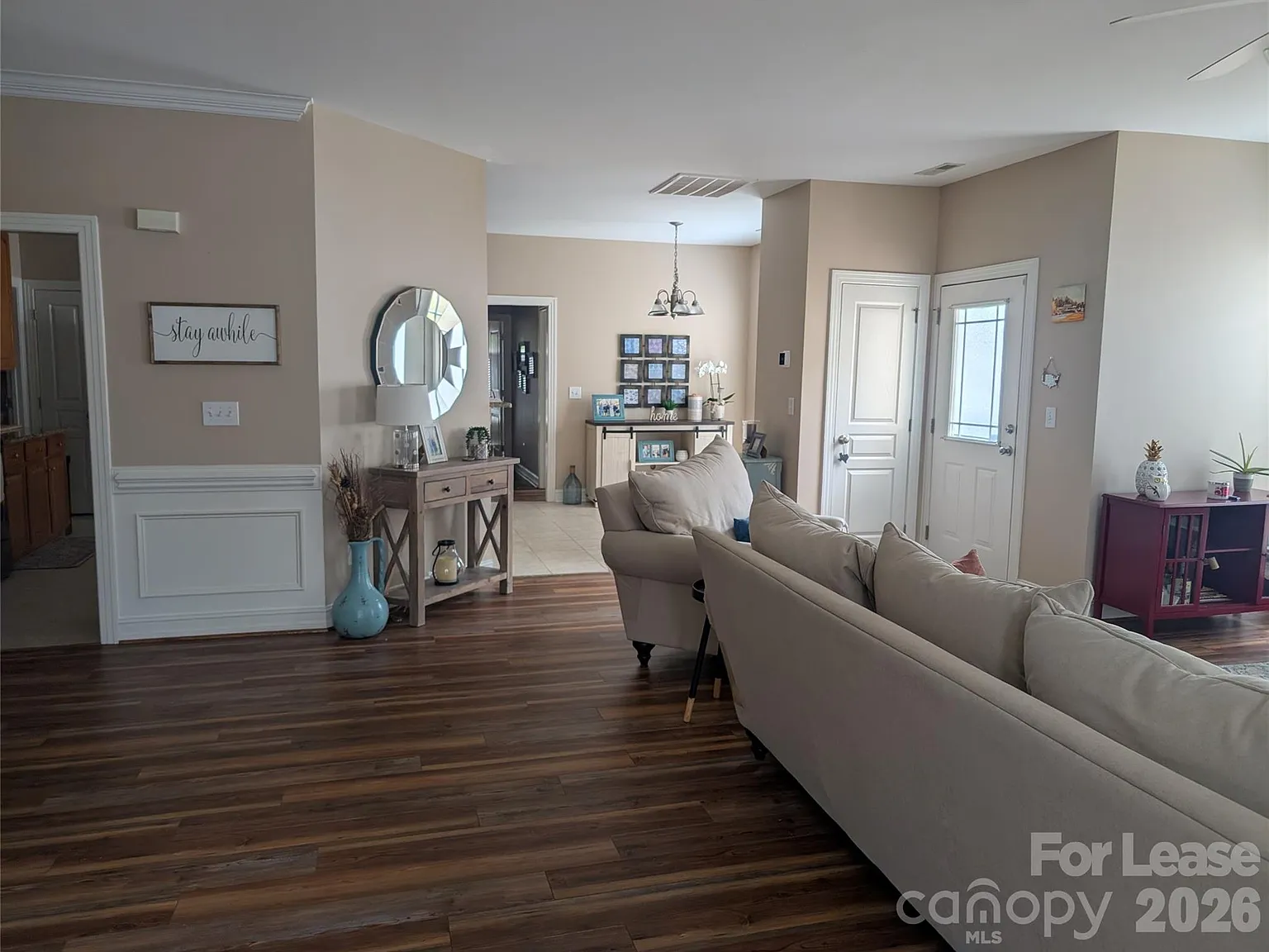 3 bed, 2.0 bath, 2100 sqft, $2,595 — Photo 3