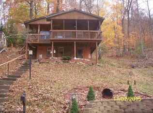 1366 Lake Floyd Cir, Bristol, WV 26426