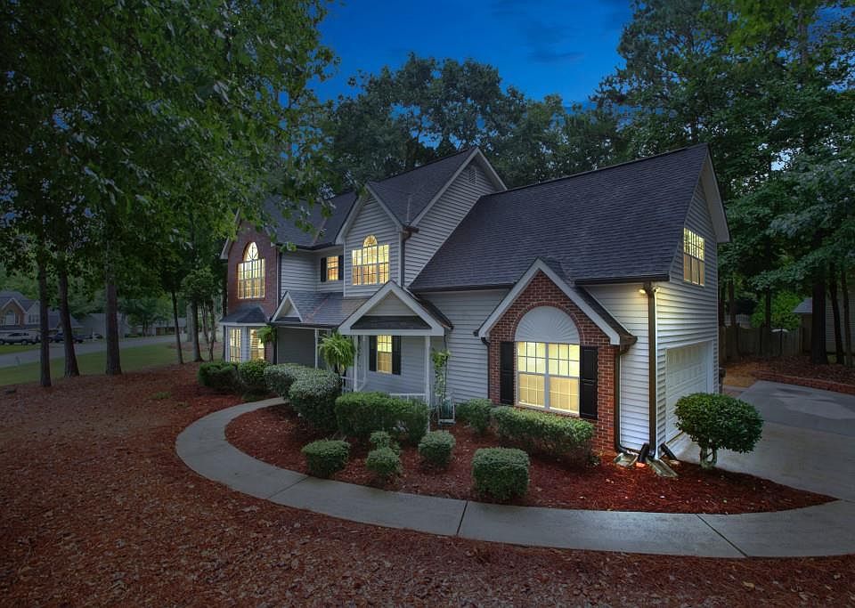 1st image of 142 Chadwick Dr
