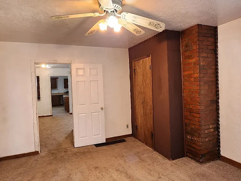 210 Taylor St — Photo 8