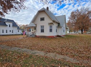 211 N Main St, Alexis, IL 61412