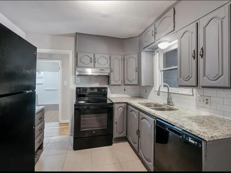 306 Sumner Dr — Photo 5