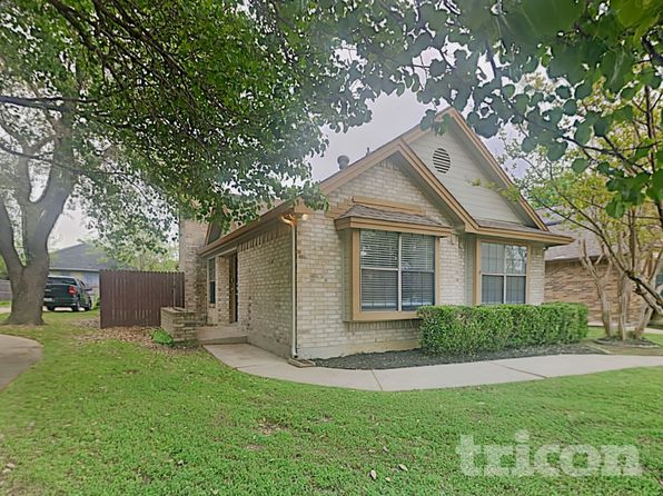 2033 Feather Ln