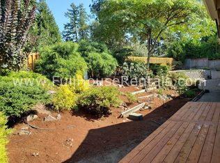 1675 Mistletoe St, Eugene, OR 97402